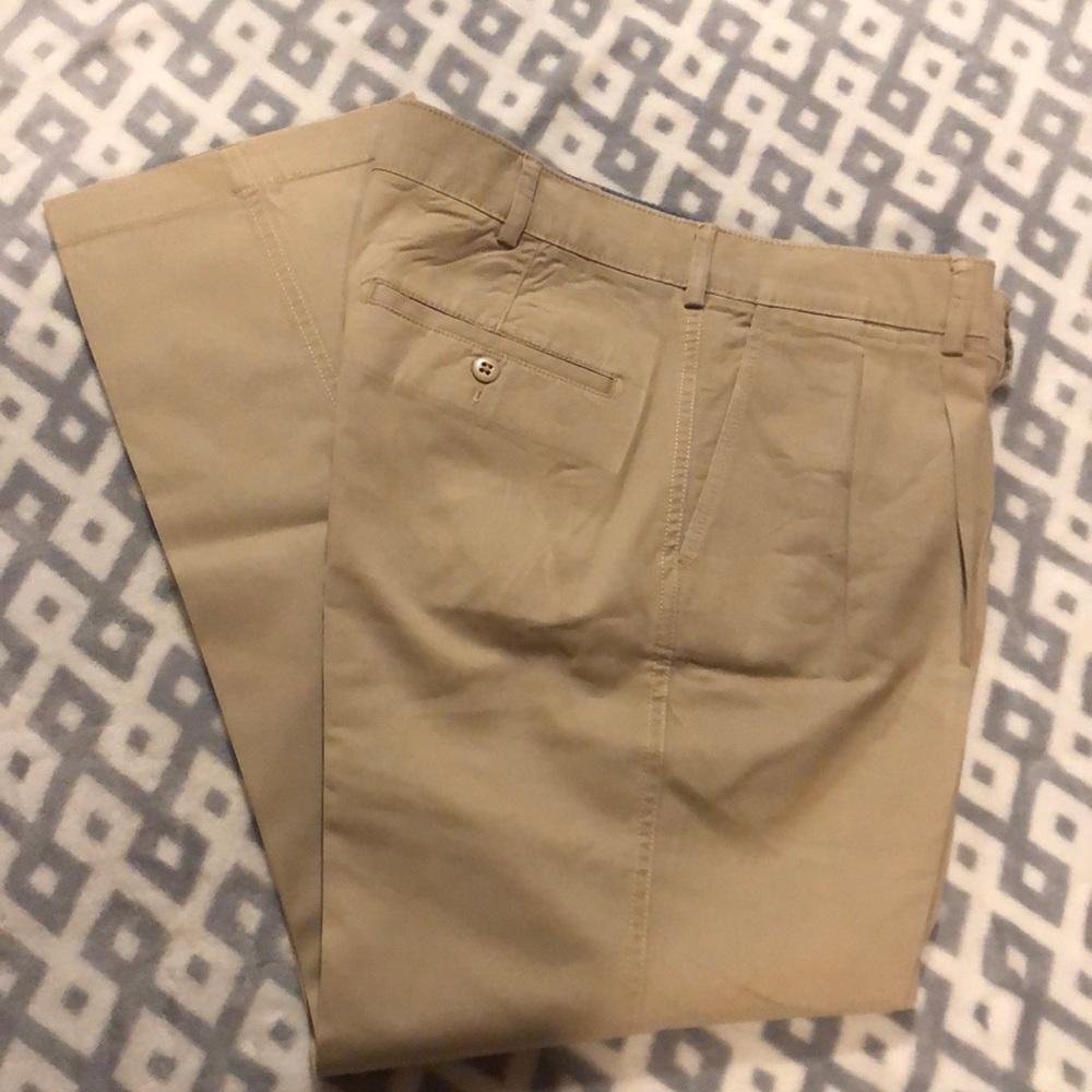 Cremieux Khaki Pants
